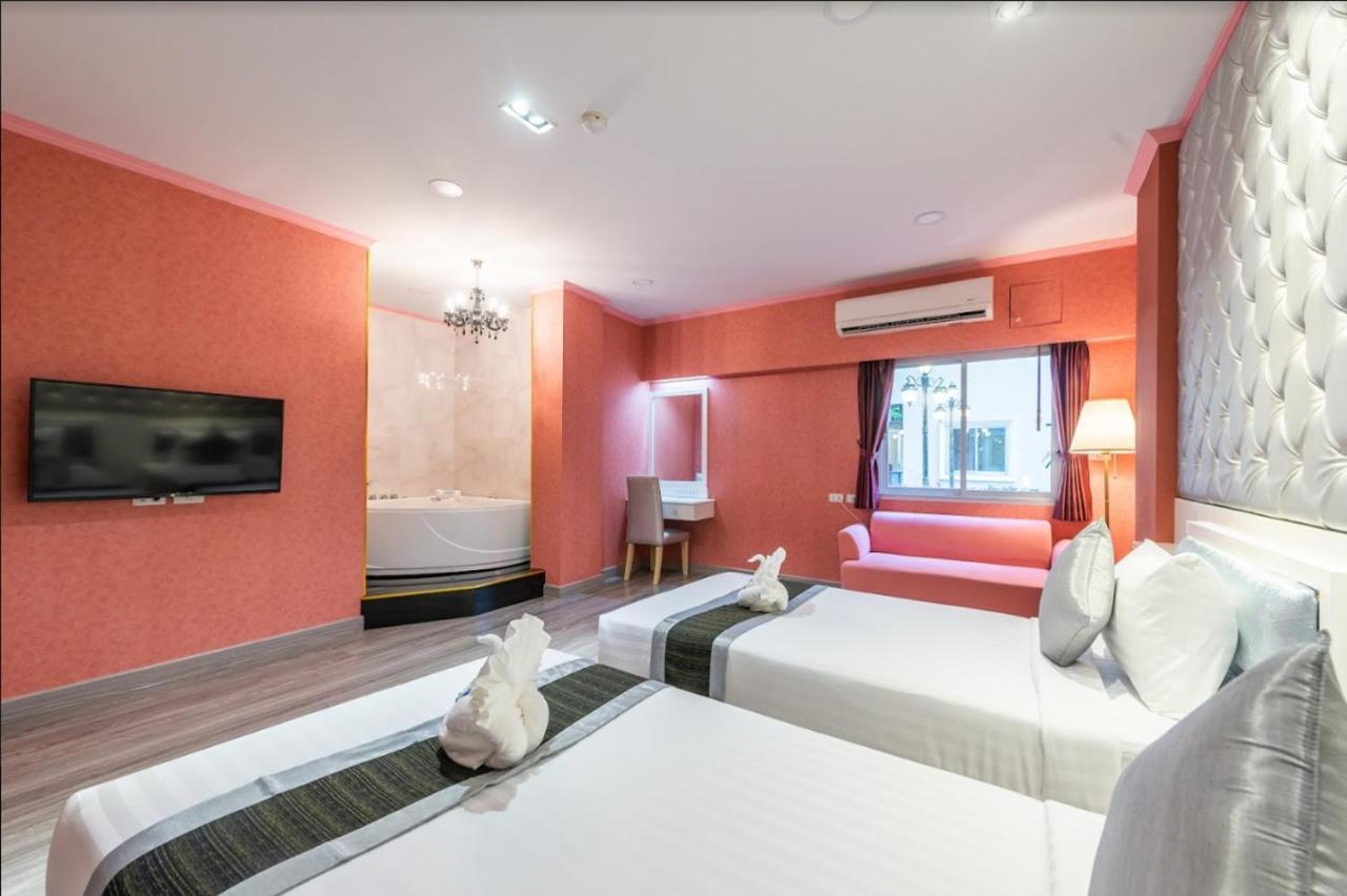 Отель Napheera Royal Tel Ban Khlong Bang Krathiam Экстерьер фото